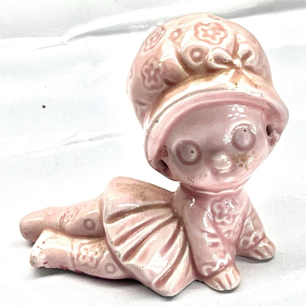 Vintage Josef Originals Baby Girl- Pink Crawling w/Bonnet